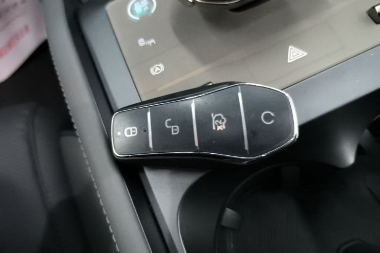 比亚迪 秦L 2024款 DM-i 120KM超越型中控内饰11