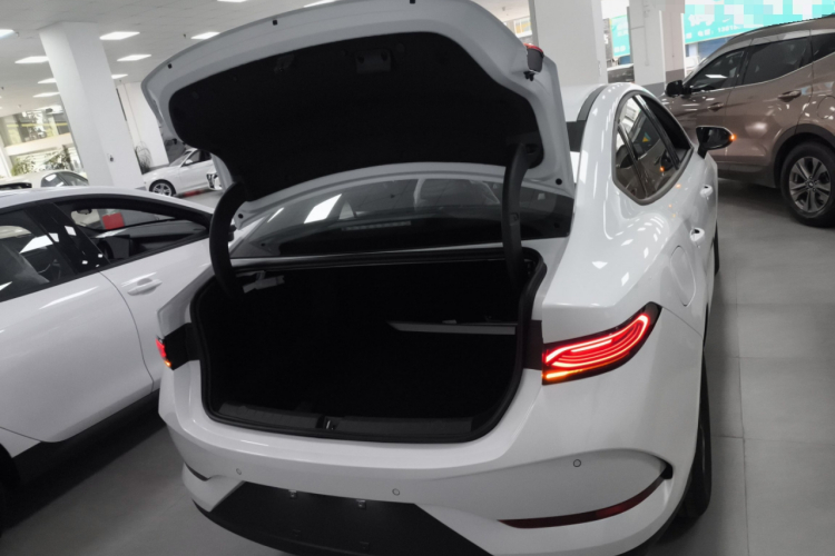 比亚迪 秦PLUS 2025款 DM-i 智驾版 128KM进取型机舱底盘23