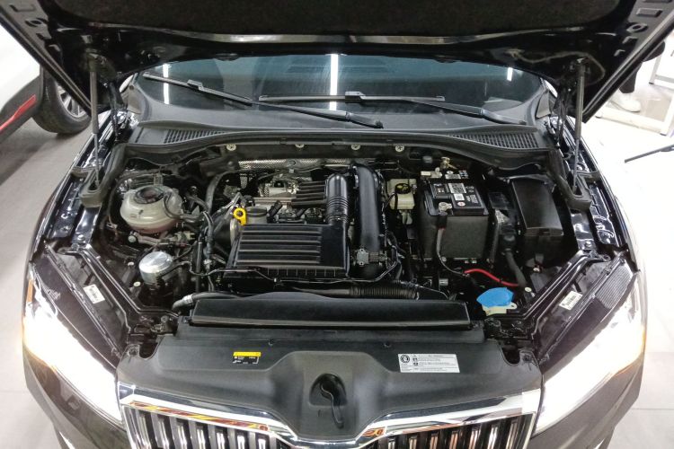 斯柯达 速派 2023款 改款 TSI280 DSG尊享版机舱底盘24