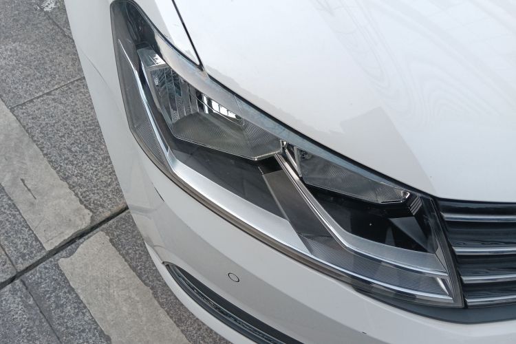 大众 朗逸 2017款 1.6L 手动舒适版车身外观8