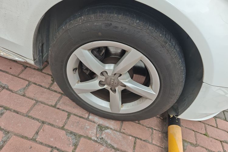 奥迪A4L 2013款 35 TFSI 自动标准型车身外观6007