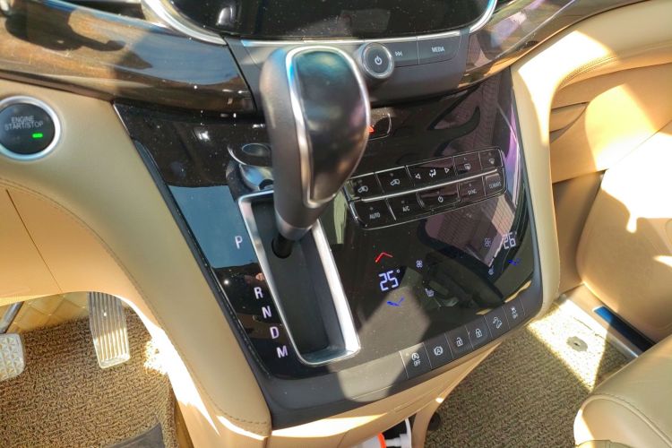 别克GL8 2017款 ES 28T 豪华型 国V中控内饰18