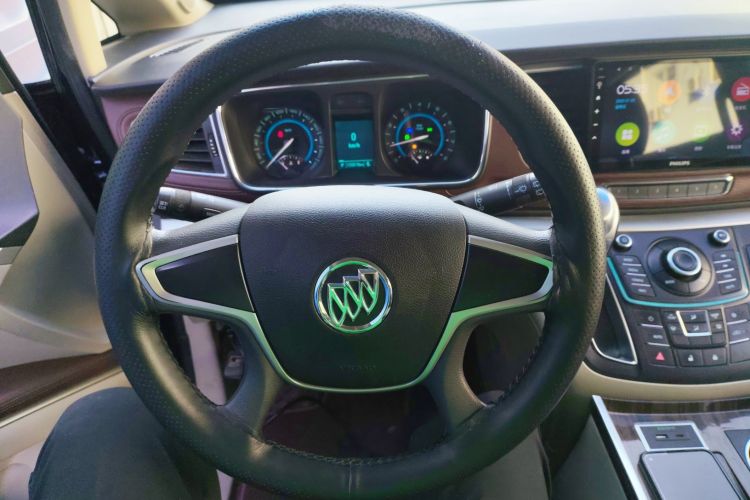 别克GL8 2015款 2.4L 豪华商务尊享版中控内饰13