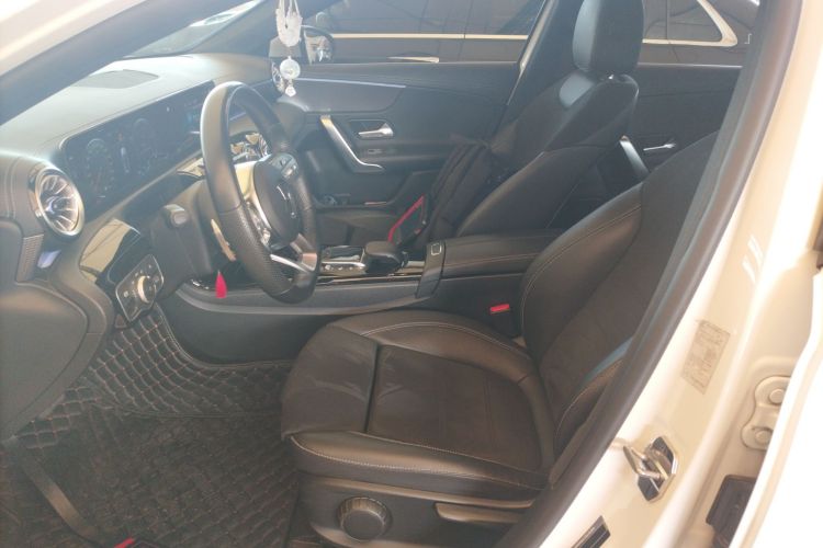 奔驰A级 2022款 改款二 A 200 L 运动轿车时尚型中控内饰19