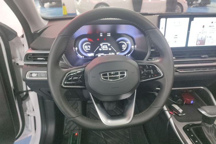 吉利汽车 帝豪 2023款 第4代冠军版 1.5L CVT尊贵型中控内饰13