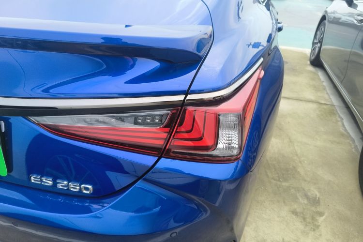 雷克萨斯ES 2020款 260 F SPORT车身外观6006