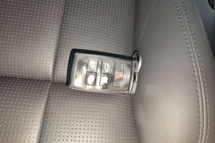 路虎 发现 2019款 3.0 SC V6 SE中控内饰11