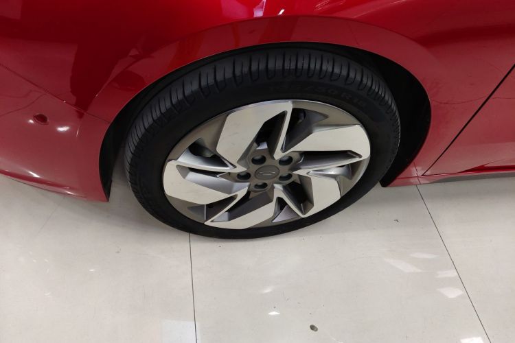 吉利几何A 2019款 高维标准续航幂方版车身外观6007