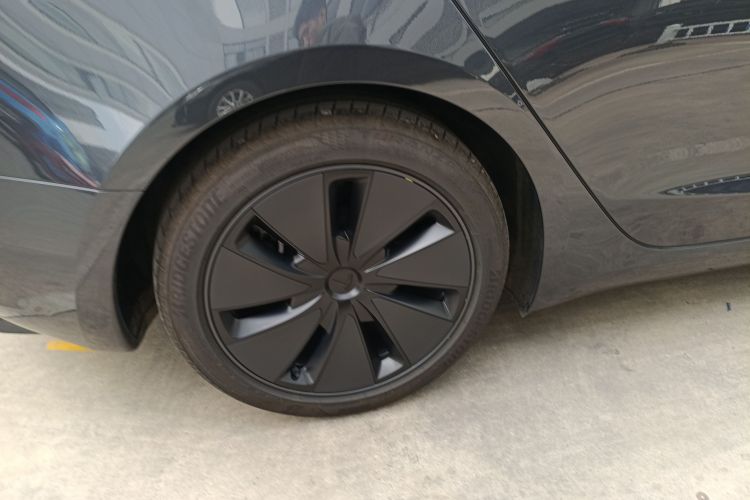 特斯拉 Model 3 2025款 后轮驱动版车身外观6008
