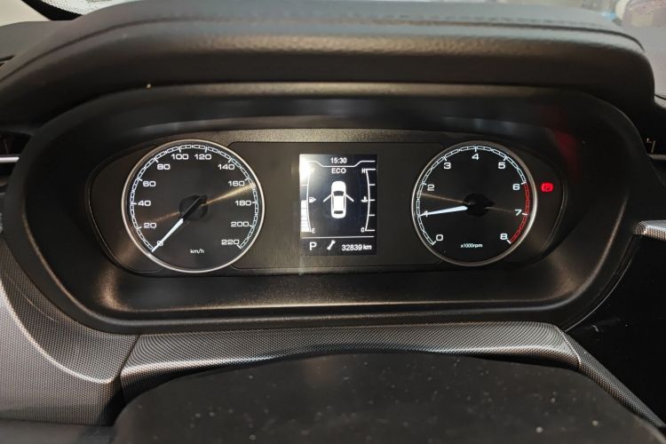 奇瑞 艾瑞泽5 2019款 1.5L CVT青春版 国V中控内饰14