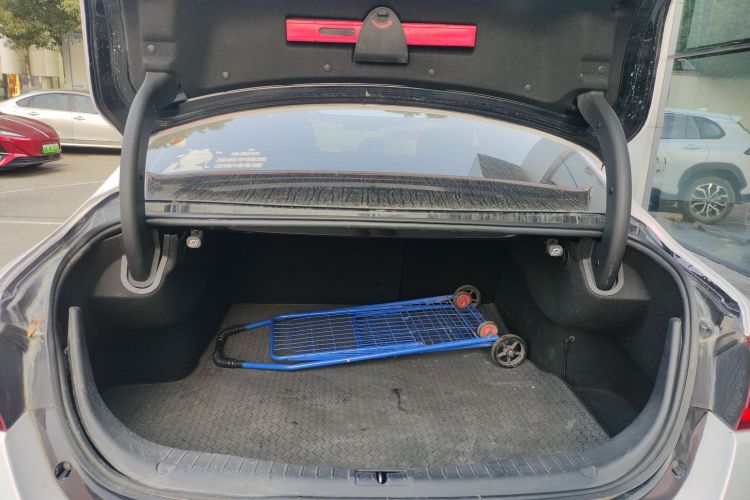 红旗H5 2020款 1.5T DCT旗韵版机舱底盘23