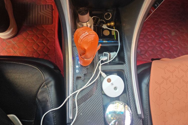 现代 索纳塔 2011款 2.0L 自动豪华版中控内饰18