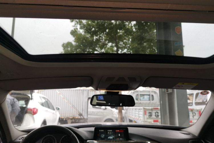 宝马3系 2017款 330Li M运动型中控内饰22