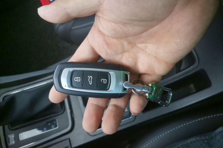 吉利汽车 帝豪 2017款 三厢百万款 1.5L CVT向上版中控内饰11