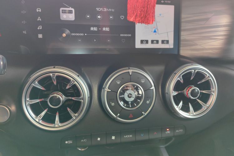 坦克300 2023款 越野版 2.0T 征服者中控内饰16