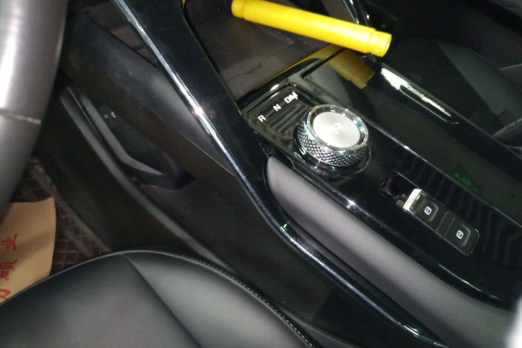 哈弗H6 2021款 第三代 2.0T 自动四驱Max中控内饰18