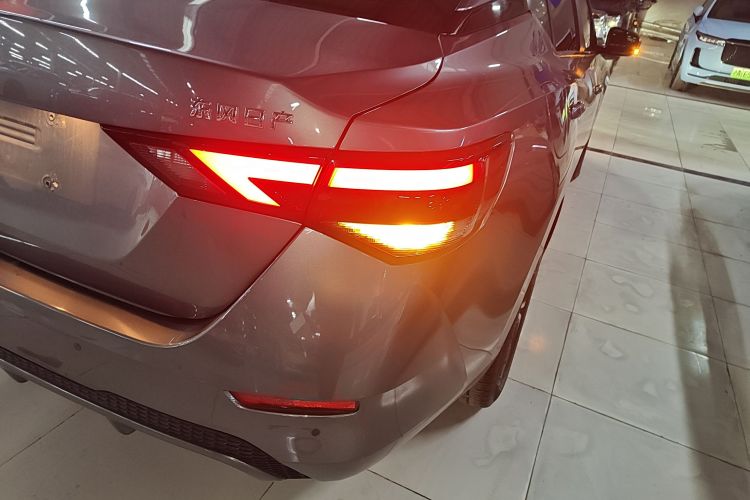 日产 轩逸 2022款 1.6L XL CVT悦享版车身外观9