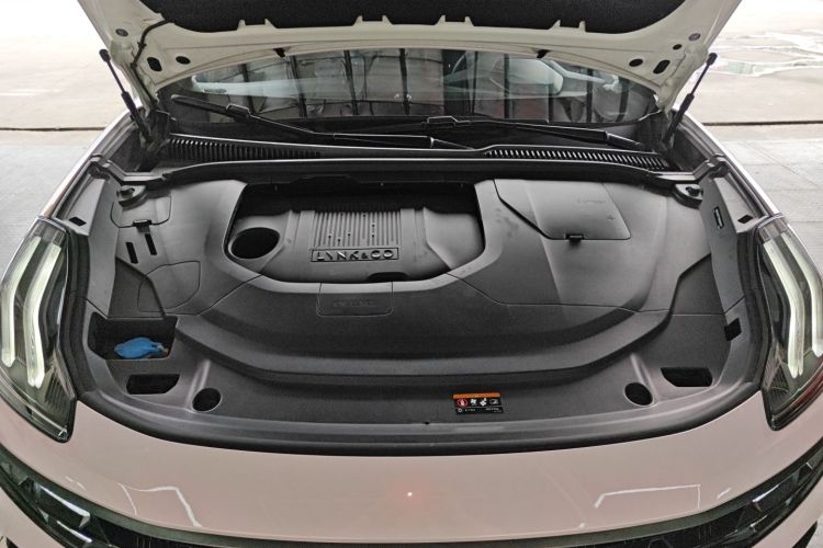 领克06 2023款 Remix 1.5T 劲Halo机舱底盘24