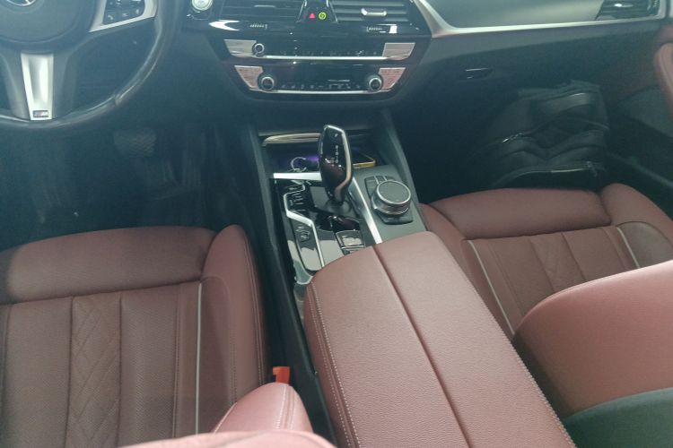 宝马5系新能源 2021款 535Le 先锋版M运动套装局部细节18