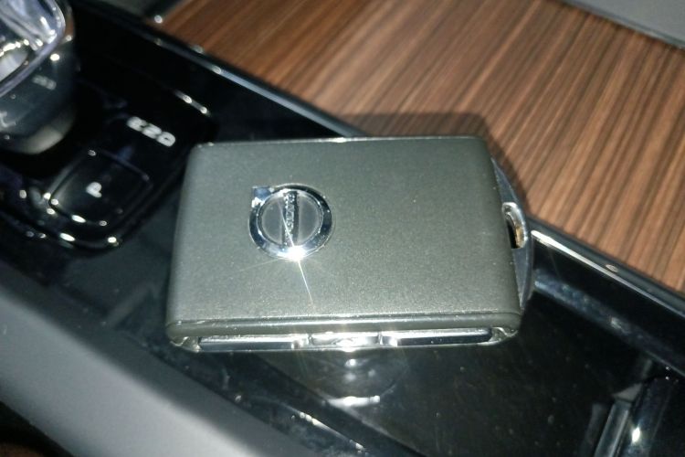 沃尔沃XC60新能源 2024款 T8 插电混动 长续航四驱智雅豪华版中控内饰11