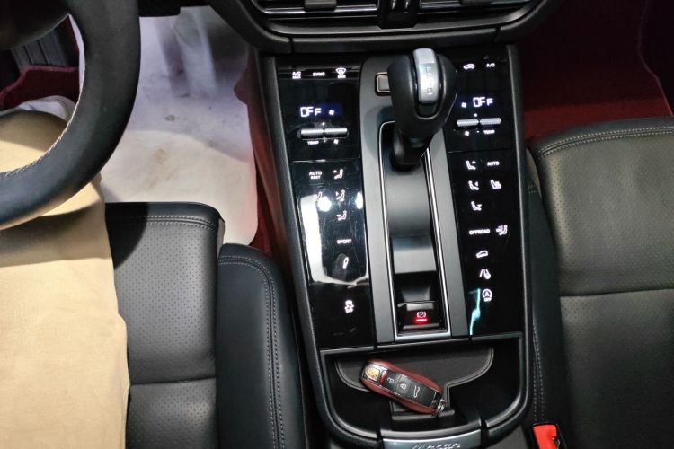 保时捷 2024款 Macan 2.0T中控内饰18