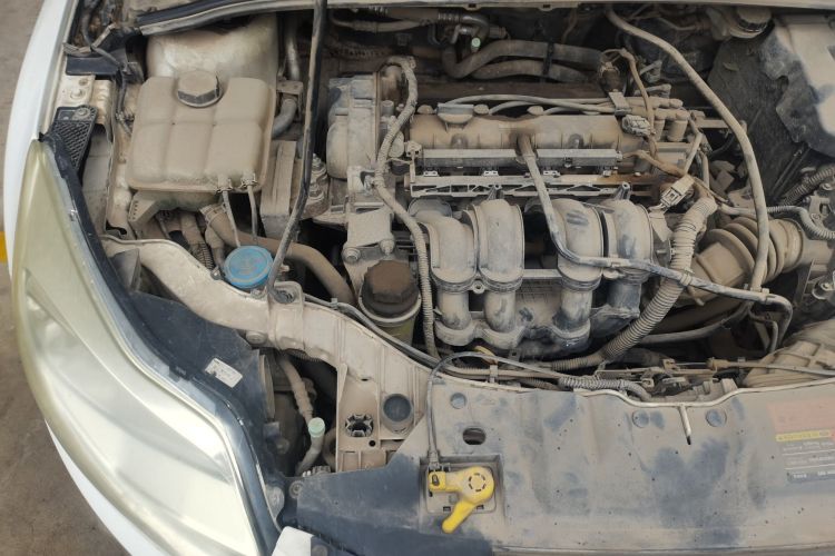 福特 福克斯 2012款 三厢 1.6L 自动舒适型局部细节9006