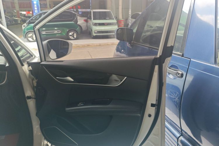 比亚迪 宋MAX 2018款 1.5T 自动智联豪华型 6座中控内饰7005