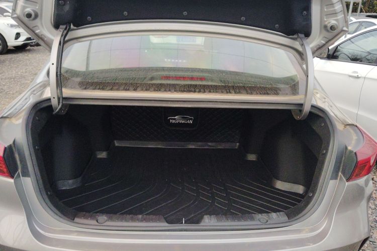 长安 逸动 2020款 PLUS 1.6L GDI 手动豪华型局部细节23