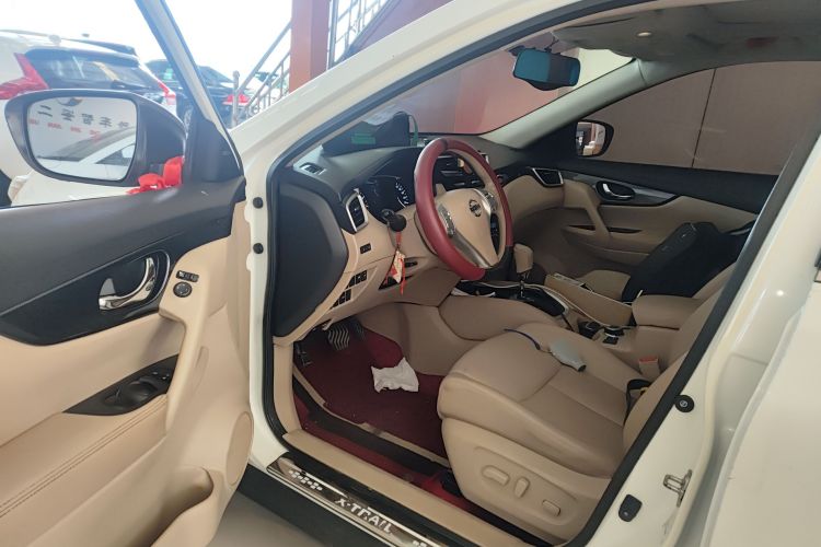 日产 奇骏 2014款 2.5L CVT尊享版 4WD中控内饰7003