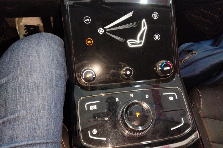 哪吒汽车 哪吒U 2021款 改款 Pro 400 行业定制版中控内饰18