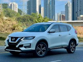 日产 奇骏 2017款 2.5L CVT七座领先版 4WD