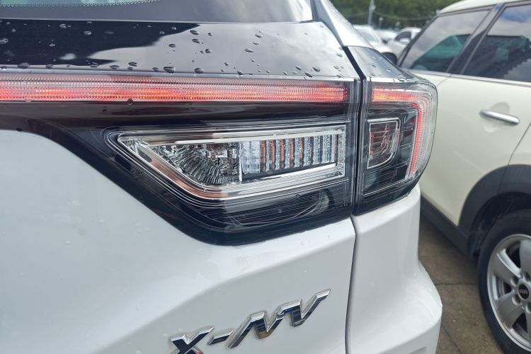 思铭 东风本田X-NV 2020款 电掣版车身外观9