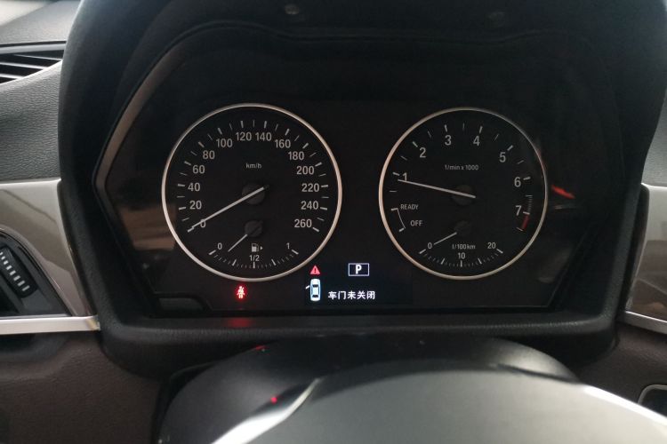 宝马X1 2018款 sDrive20Li 领先型中控内饰14