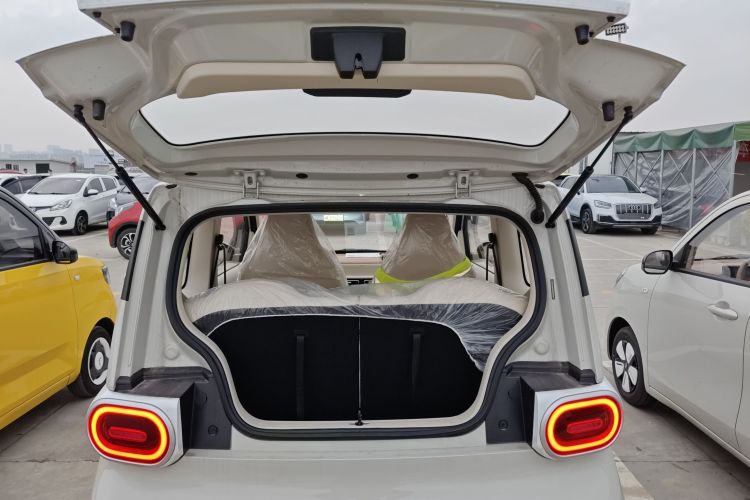 五菱汽车 宏光MINIEV 2024款 第三代 215km 青春版机舱底盘23