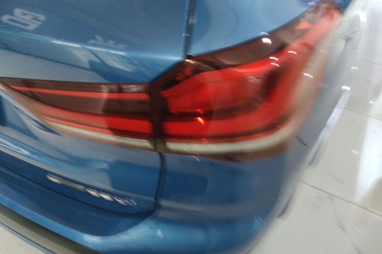 宝马X1 2020款 sDrive25Li 领先型车身外观9