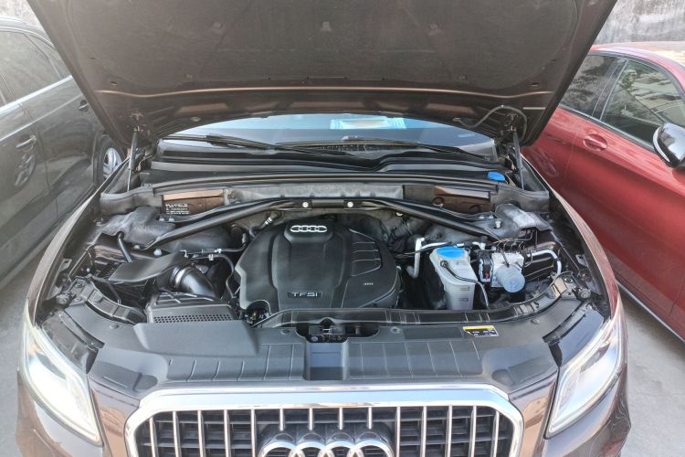 奥迪Q5 2017款 Plus 40 TFSI 进取型机舱底盘24
