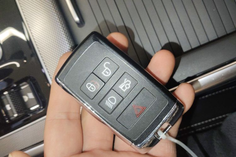 捷豹XEL 2020款 2.0T 200PS R-DYNAMIC S进取运动版中控内饰11