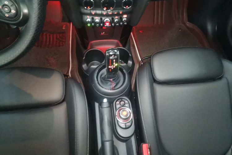 MINI 2021款 2.0T COOPER S 经典派 五门版局部细节18