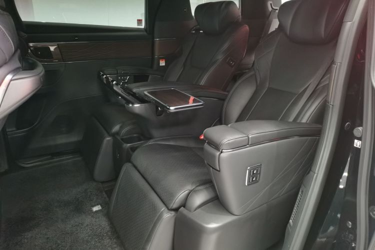 丰田 威尔法 2024款 皇冠 双擎 2.5L 至尊行政版中控内饰21