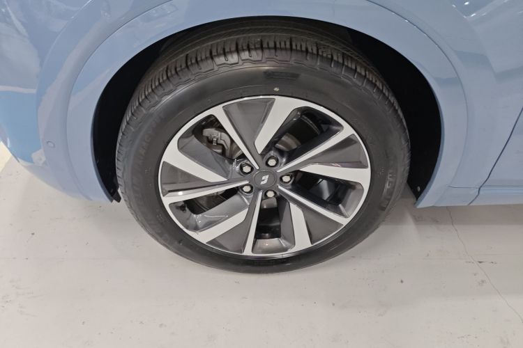 理想汽车 理想ONE 2021款 增程6座版车身外观6005