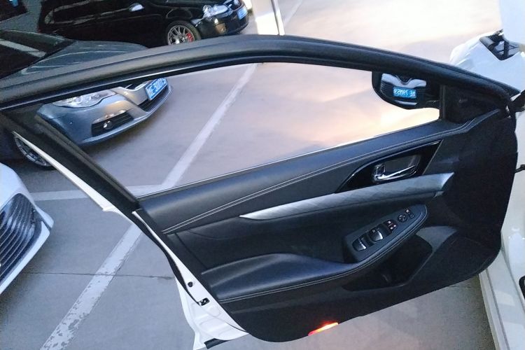 日产 西玛 2016款 2.5L XL 豪华版中控内饰7007