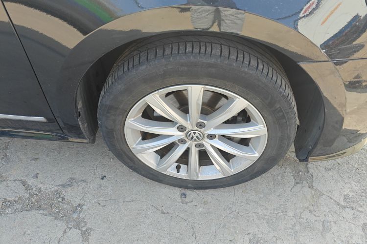 大众 帕萨特 2017款 280TSI DSG尊荣版车身外观10