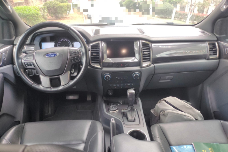 福特 撼路者 2017款 2.0T 汽油自动四驱旗舰版 7座中控内饰7002