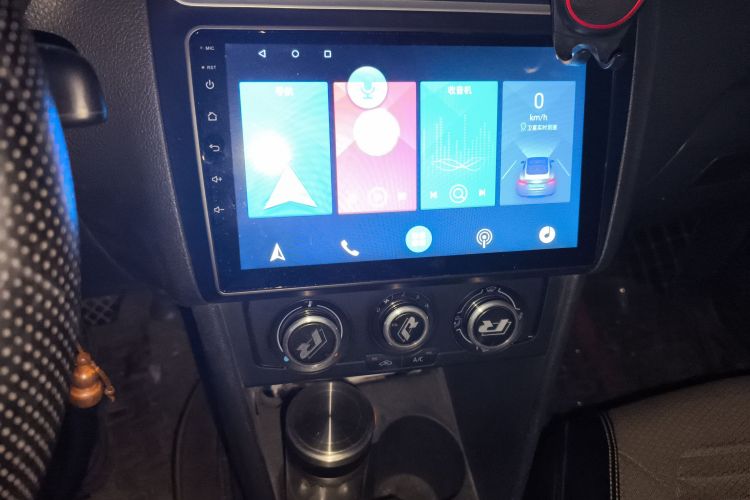 大众 Polo 2014款 1.4L 手动风尚版中控内饰16