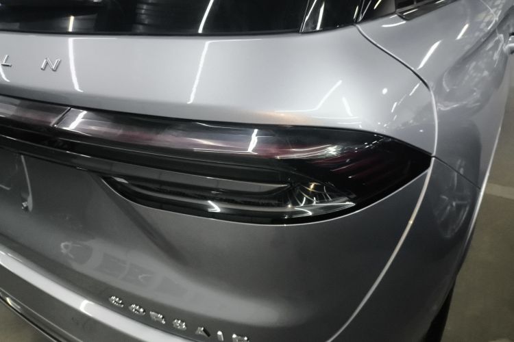 林肯 冒险家 2024款 1.5T 两驱尊雅混动版车身外观9