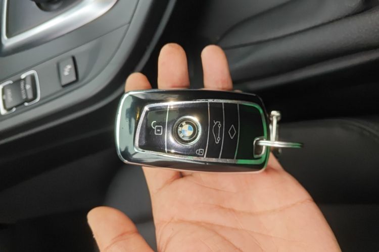 宝马3系 2015款 320Li 超悦版时尚型中控内饰7001