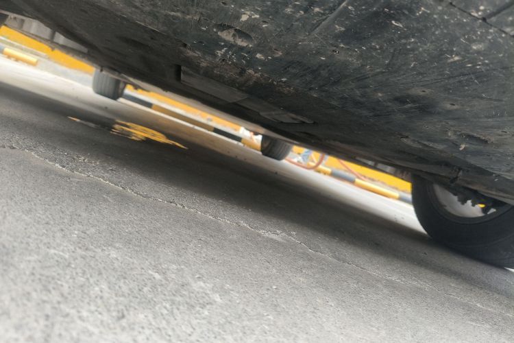 埃安 AION S Plus 2023款 70 乐享版 三元锂局部细节9008