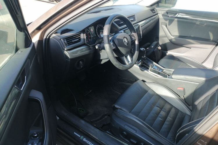 斯柯达 速派 2016款 TSI330 DSG智行版中控内饰7003