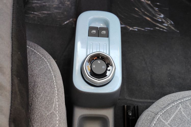 吉利银河 2024款 熊猫mini 200km 耐力熊中控内饰18