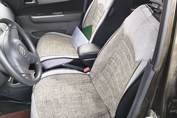 铃木 雨燕 2015款 1.5L 手动限定版中控内饰19